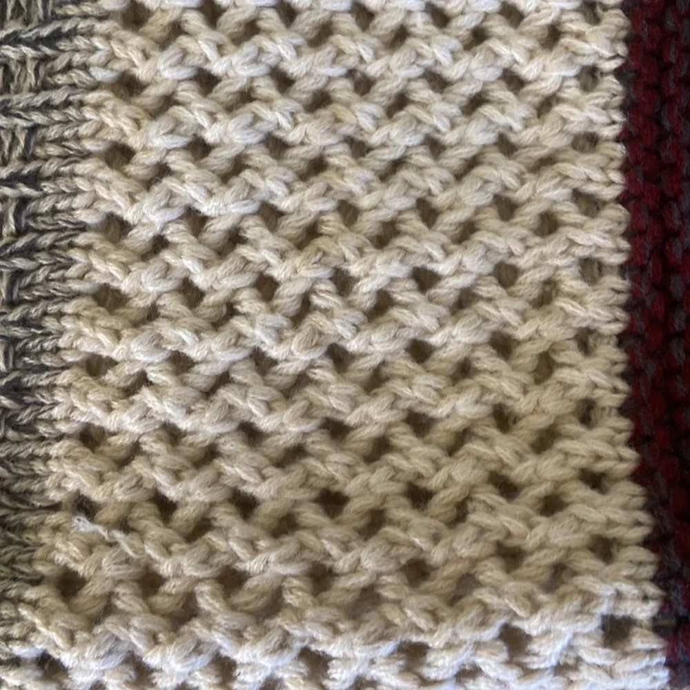 NWOT Knit infinity scarf OS maroon and gray